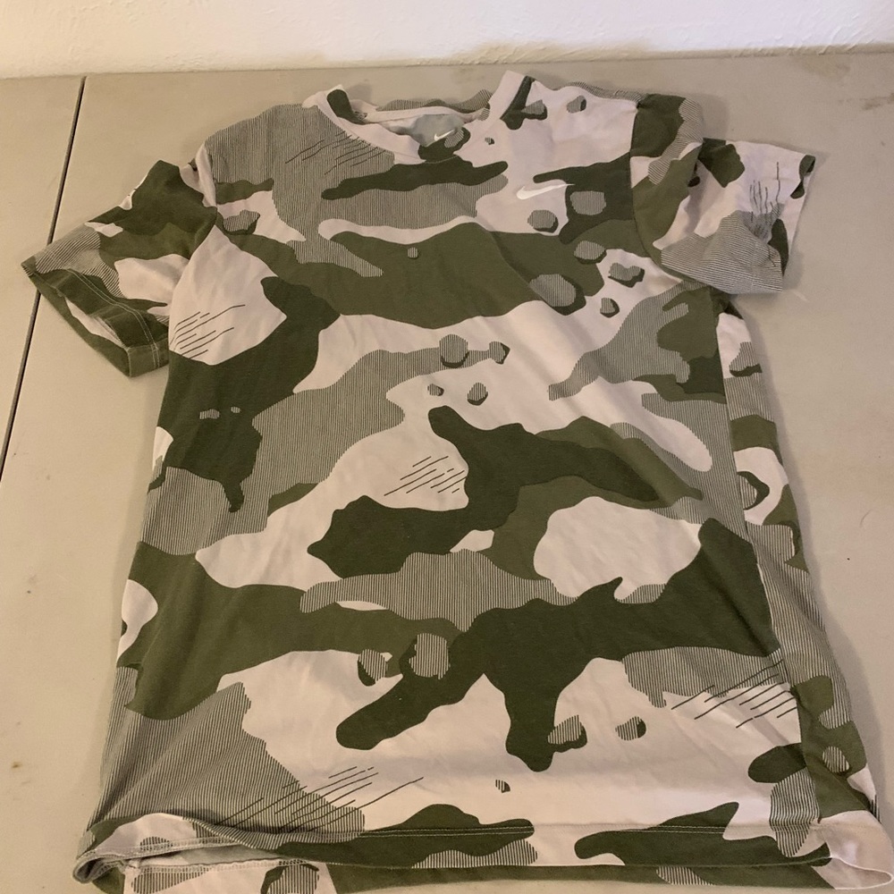 Nike camo drift